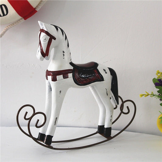 statue cheval bois blanc