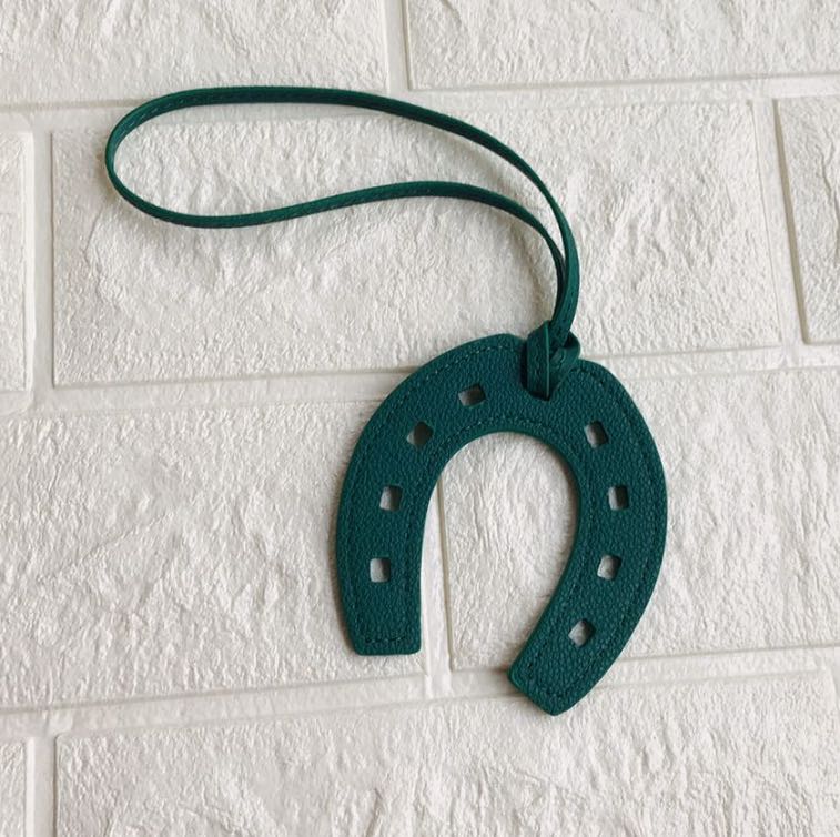 Porte clé fer à cheval en cuir