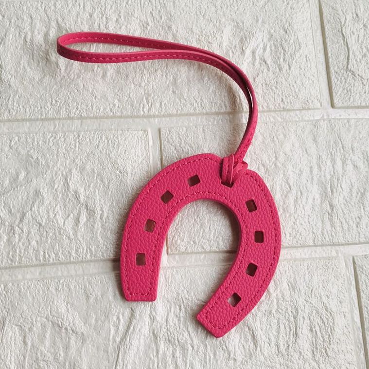 Porte clé fer à cheval en cuir