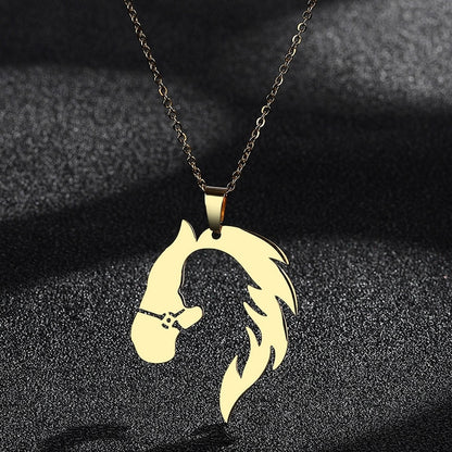 Collier de la cavalière et son cheval
