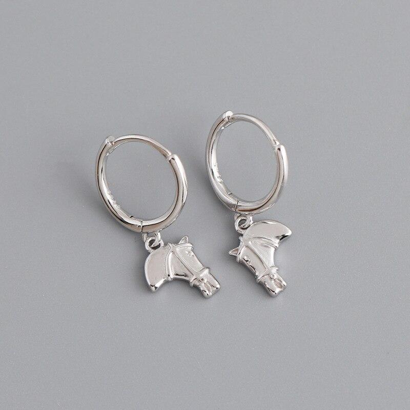 boucle d'oreille dormeuse cheval