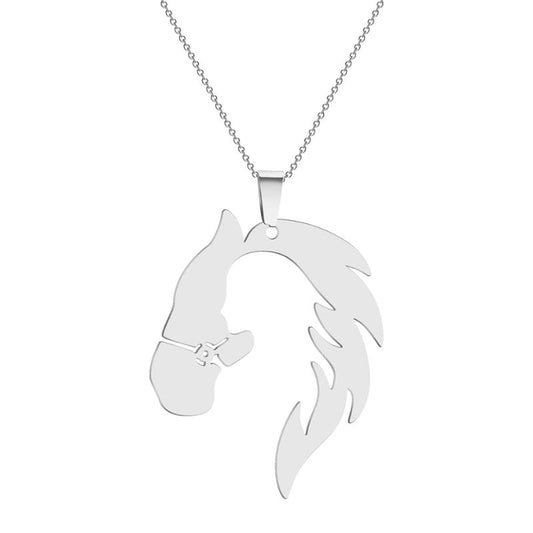 Collier de la cavalière et son cheval