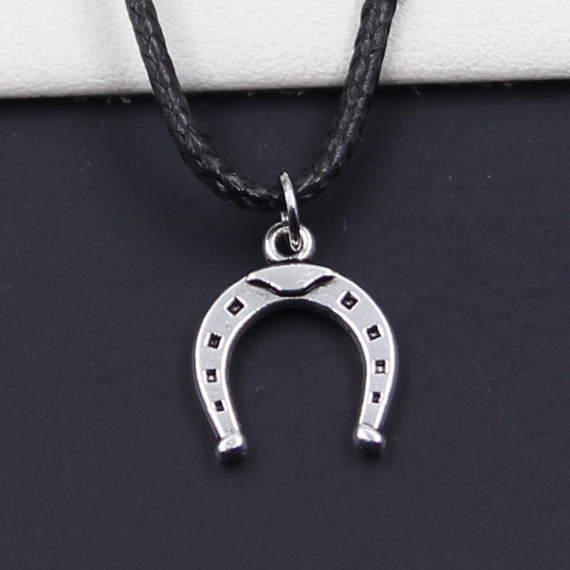 Collier Cheval <br> Fer à Cheval en Cuir